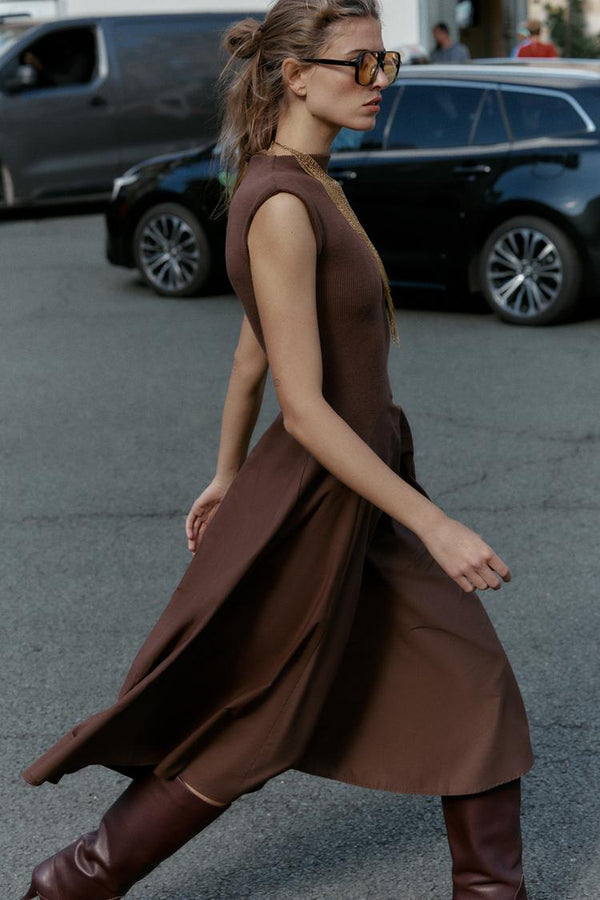 MIDI SOFT TWO-TONE DRESS WITH HIGH NECK